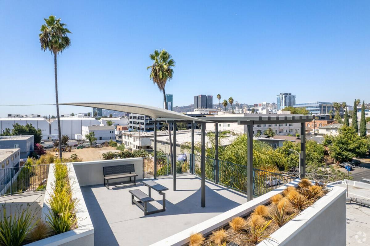 Apartment for rent at 1310 Tamarind Ave, Los Angeles, CA 90028