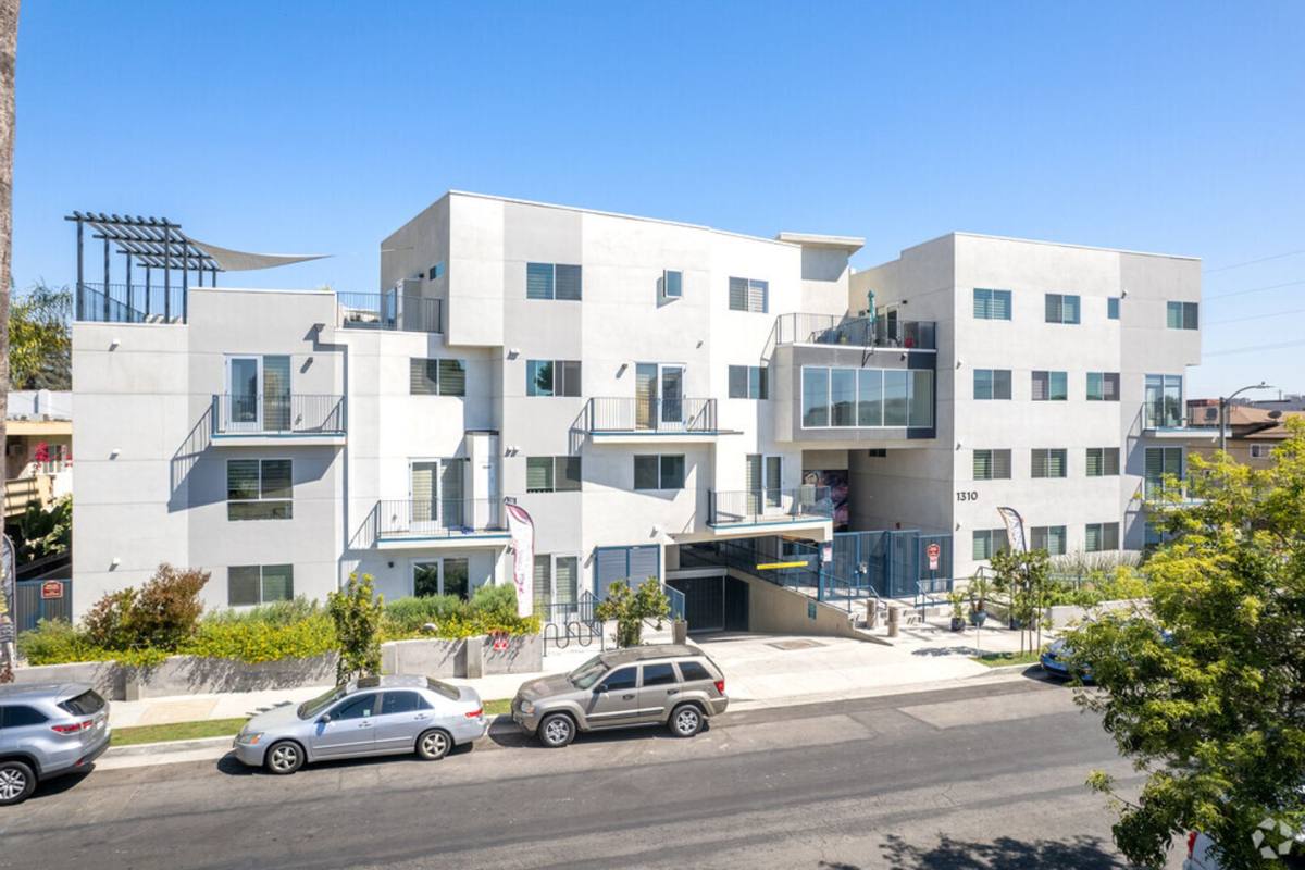 Apartment for rent at 1310 Tamarind Ave, Los Angeles, CA 90028