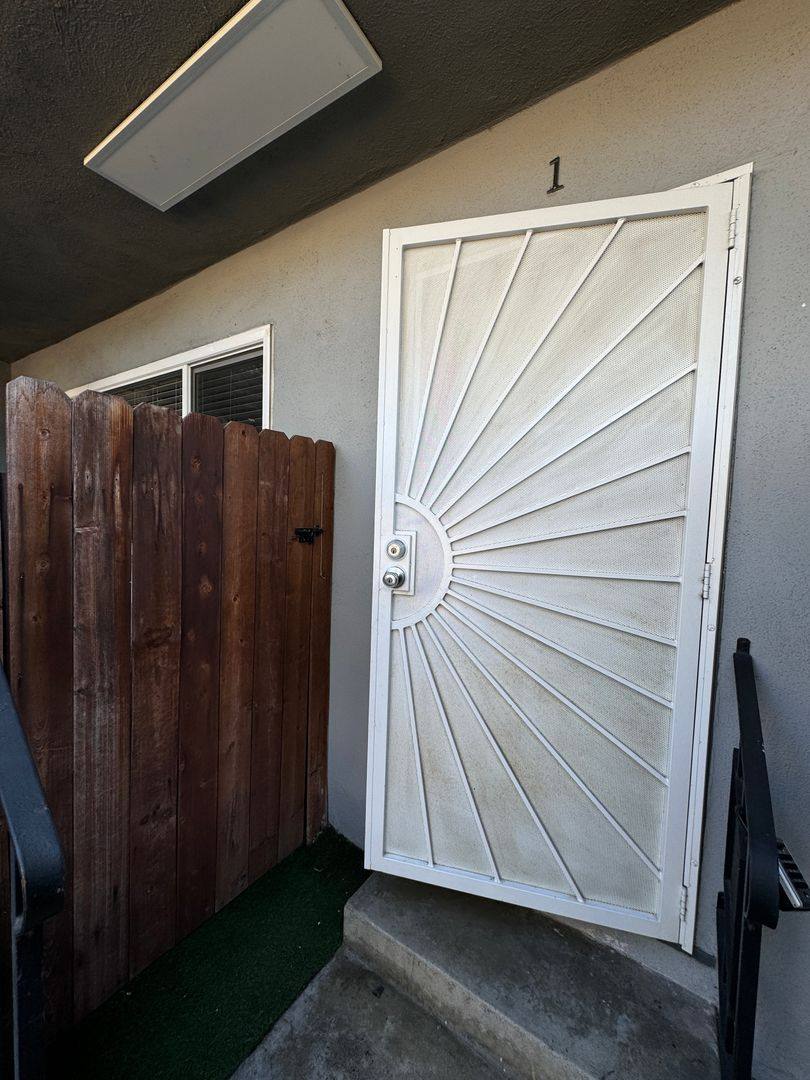 Apartment for rent at 11330 Ohio Ave, Los Angeles, CA 90025