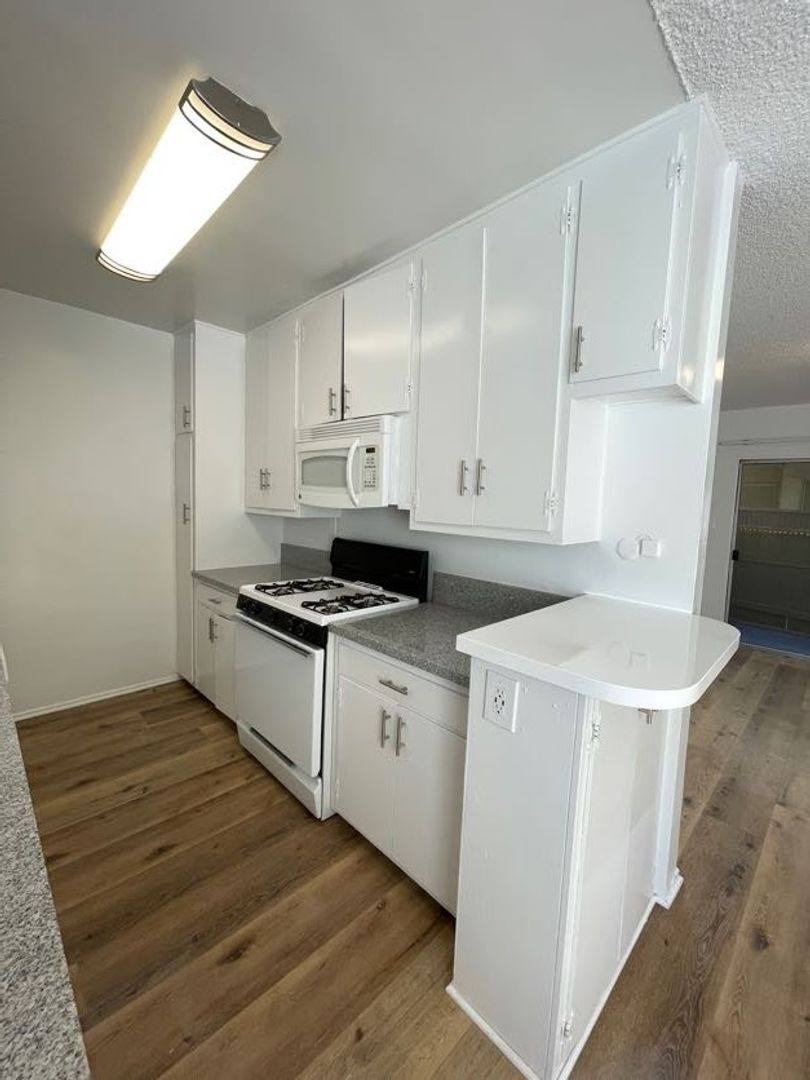 Apartment for rent at 6632 Darby Ave, Reseda, CA 91335
