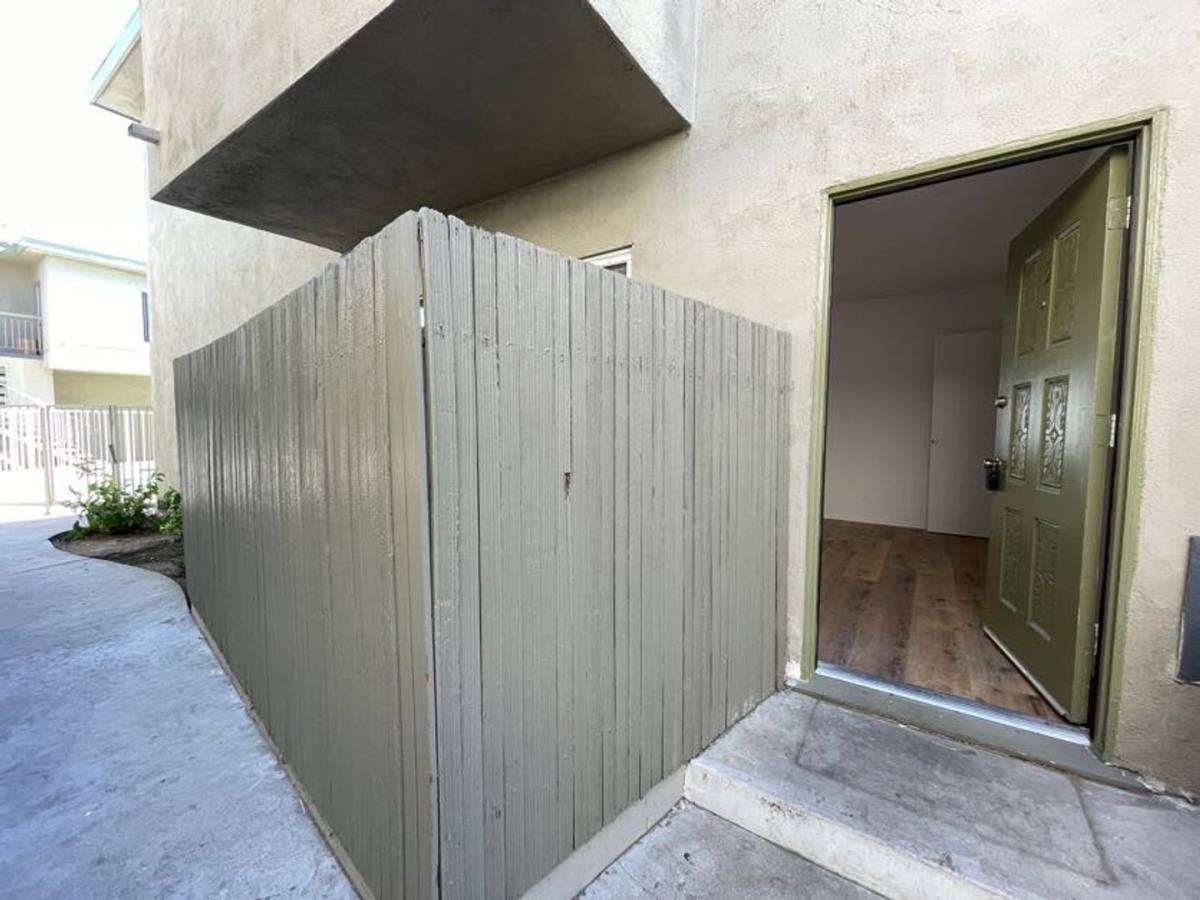 Apartment for rent at 6632 Darby Ave, Reseda, CA 91335