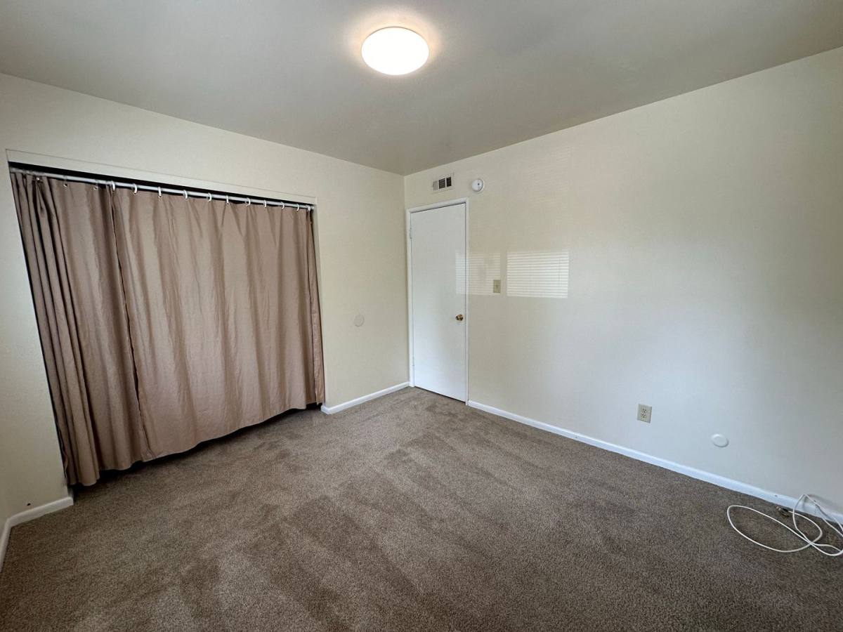 Apartment for rent at 300 E 16th Ave, Columbus, OH 43201