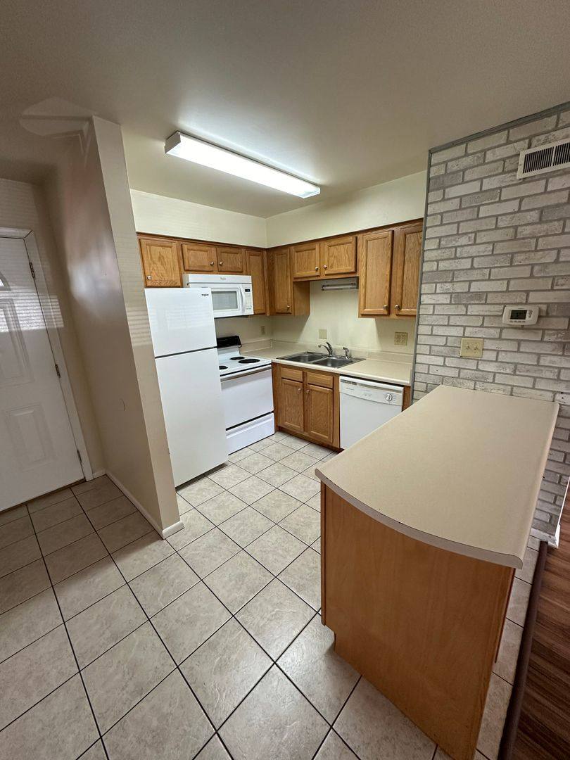 Apartment for rent at 300 E 16th Ave, Columbus, OH 43201