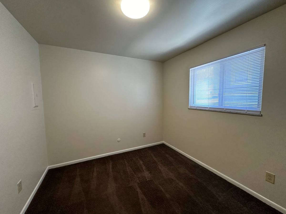 Apartment for rent at 300 E 16th Ave, Columbus, OH 43201