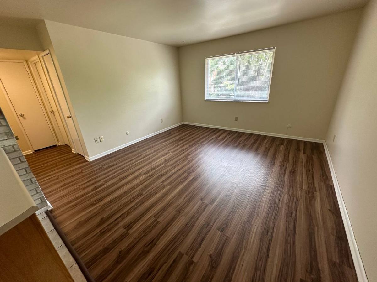 Apartment for rent at 300 E 16th Ave, Columbus, OH 43201