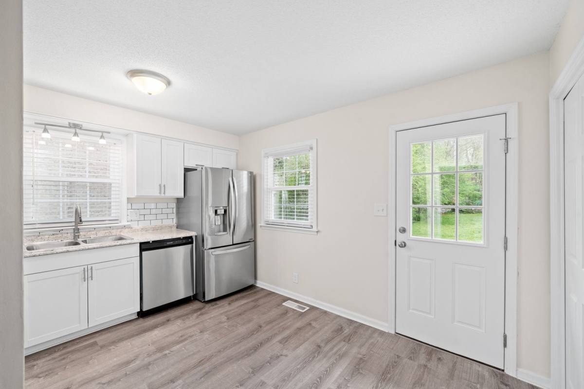 Apartment for rent at 1671 Baltimore Dr, Clarksville, TN 37043