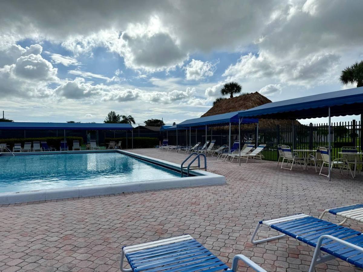 Apartment for rent at 5496 Viburnum Circle, Delray Beach, FL 33484