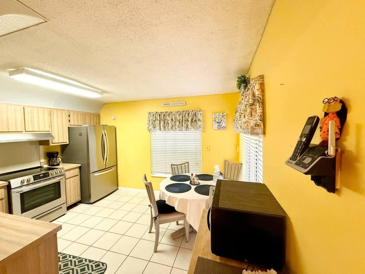 Apartment for rent at 5496 Viburnum Circle, Delray Beach, FL 33484
