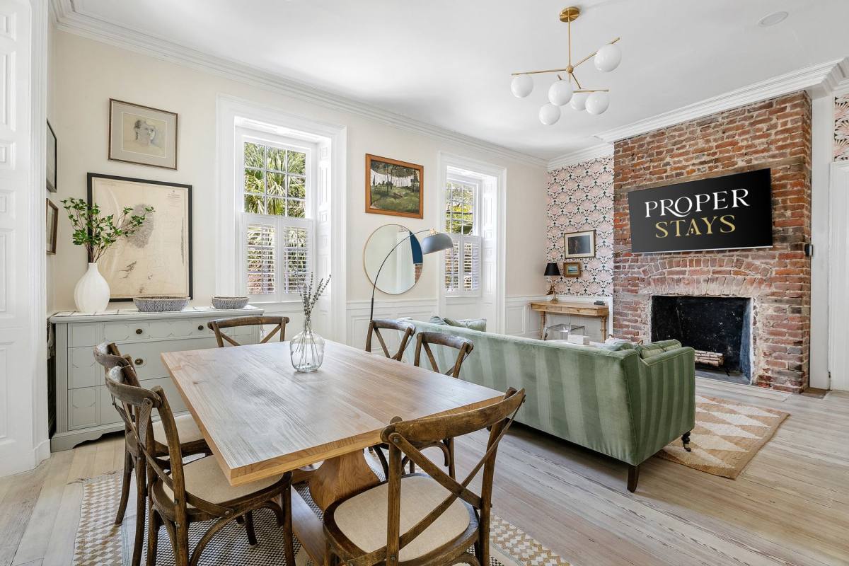 Apartment for rent at 65 Vanderhorst St #D, Charleston, SC 29403