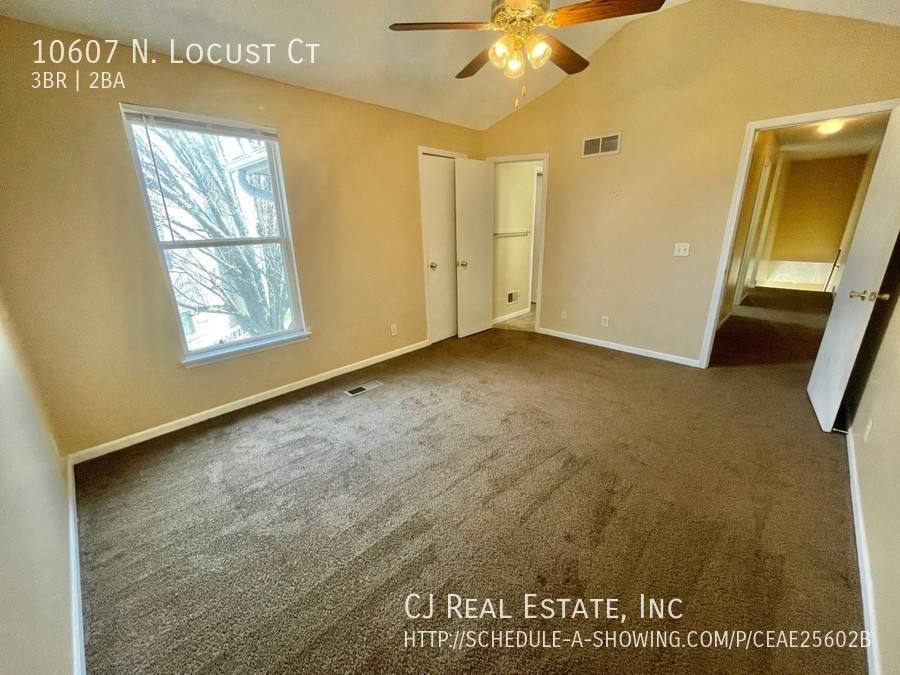 Townhouse for rent at 10607 N Locust Court, Kansas City, MO 64155