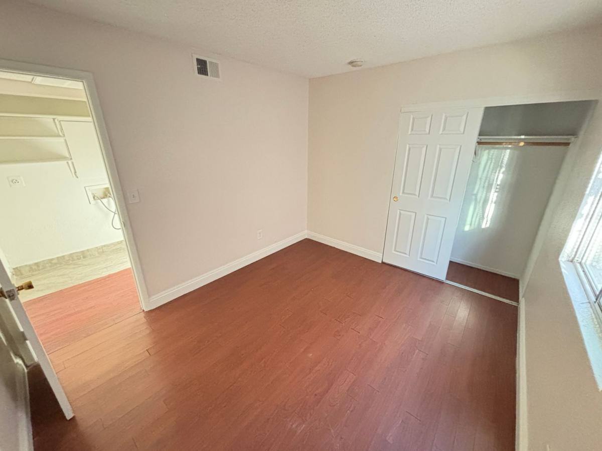 Apartment for rent at 625 N 12th St, Las Vegas, NV 89101