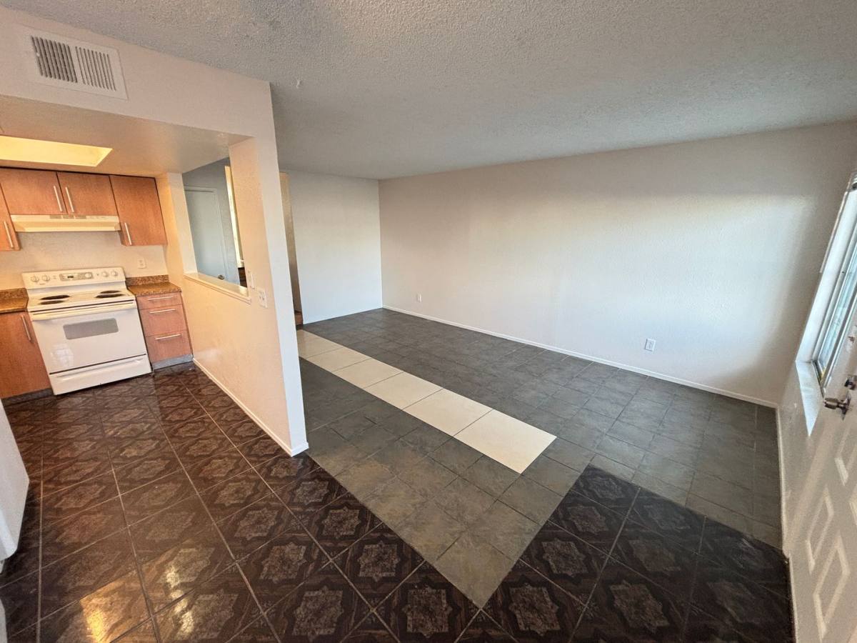 Apartment for rent at 625 N 12th St, Las Vegas, NV 89101