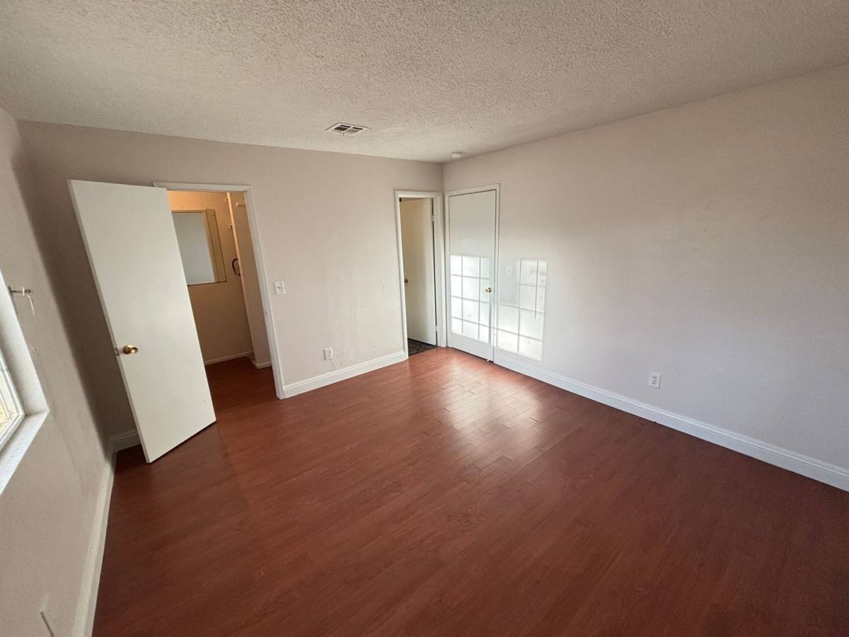 Apartment for rent at 625 N 12th St, Las Vegas, NV 89101