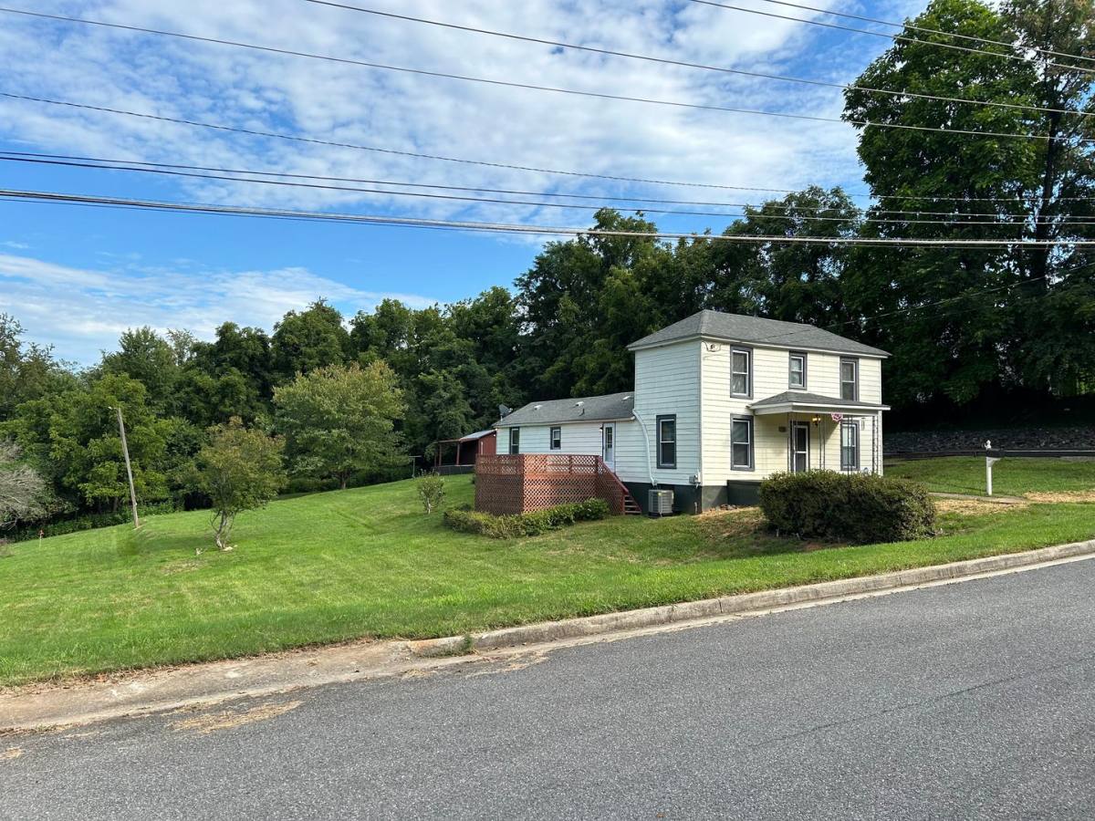 House for rent at 2920 Richmond St, Lynchburg, VA 24501