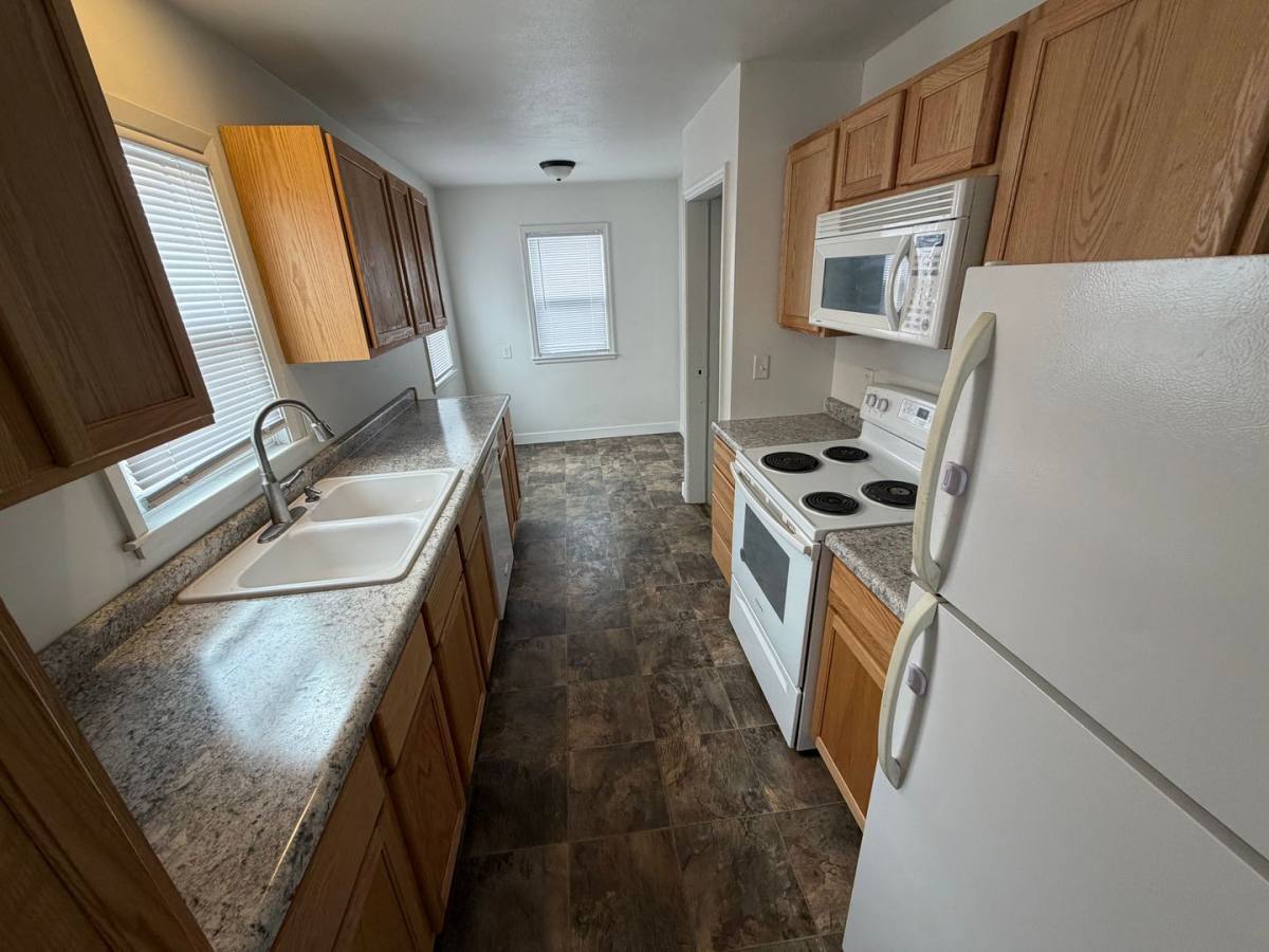 2000 S Duluth Ave, Sioux Falls, SD 57105 - House for Rent - Image 6