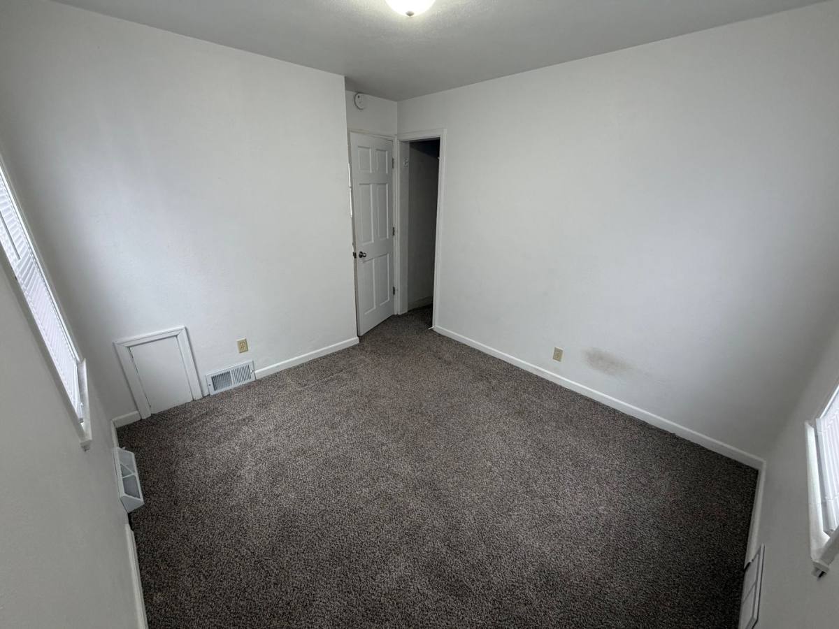 2000 S Duluth Ave, Sioux Falls, SD 57105 - House for Rent - Image 3