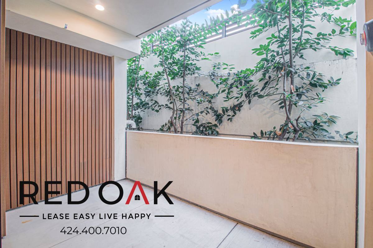 Condo for rent at 1415 Reeves St #102, Los Angeles, CA 90035