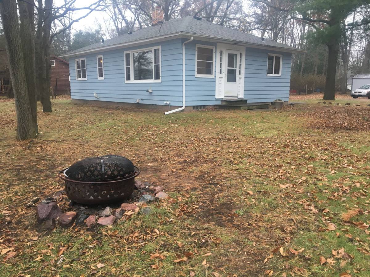 House for rent at 3320 Riverview Dr, Eau Claire, WI 54703