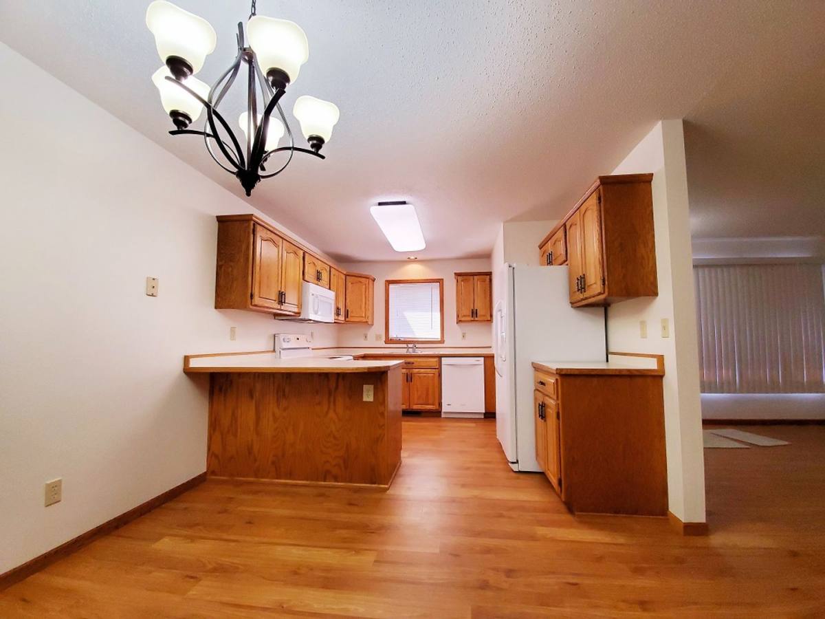 Townhouse for rent at 1757 34th St SW, Fargo, ND 58103