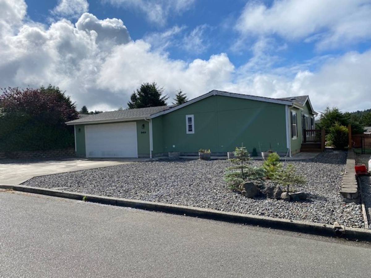 House for rent at 949 Blanco Ave, Coos Bay, OR 97420