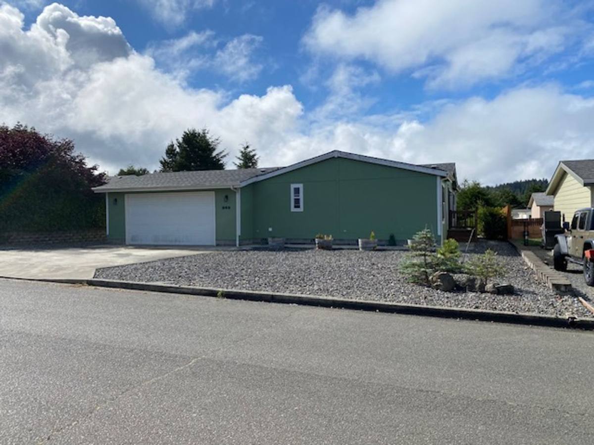 House for rent at 949 Blanco Ave, Coos Bay, OR 97420