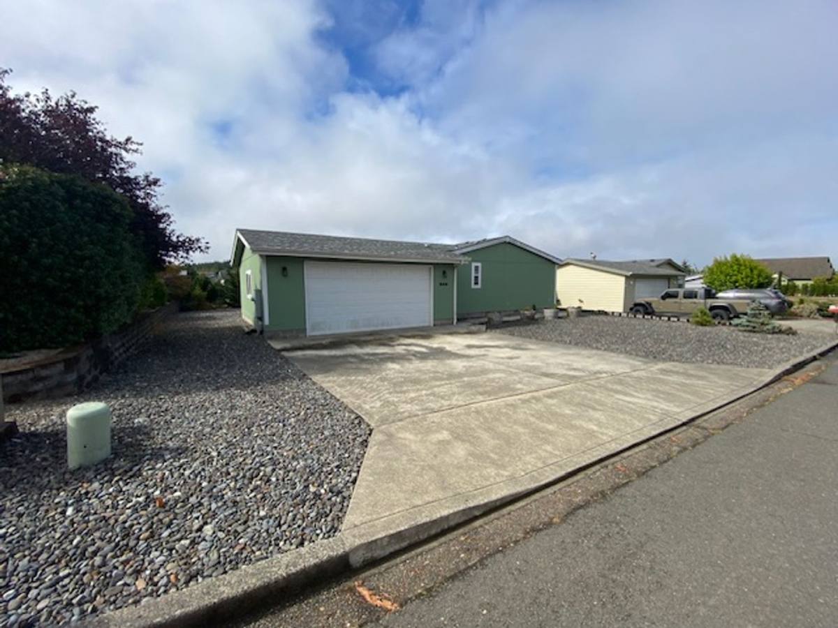 House for rent at 949 Blanco Ave, Coos Bay, OR 97420
