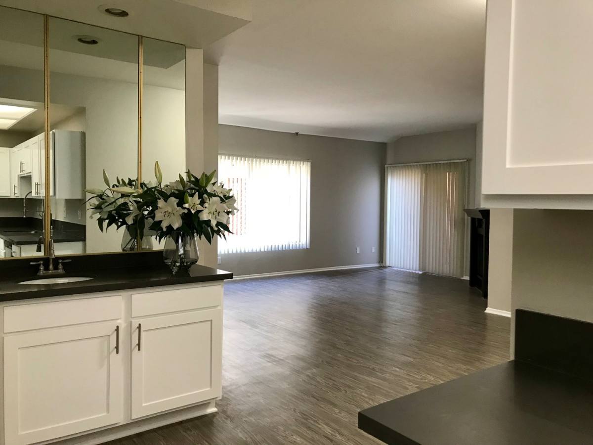 Apartment for rent at 4912 Kester Ave, Sherman Oaks, CA 91403