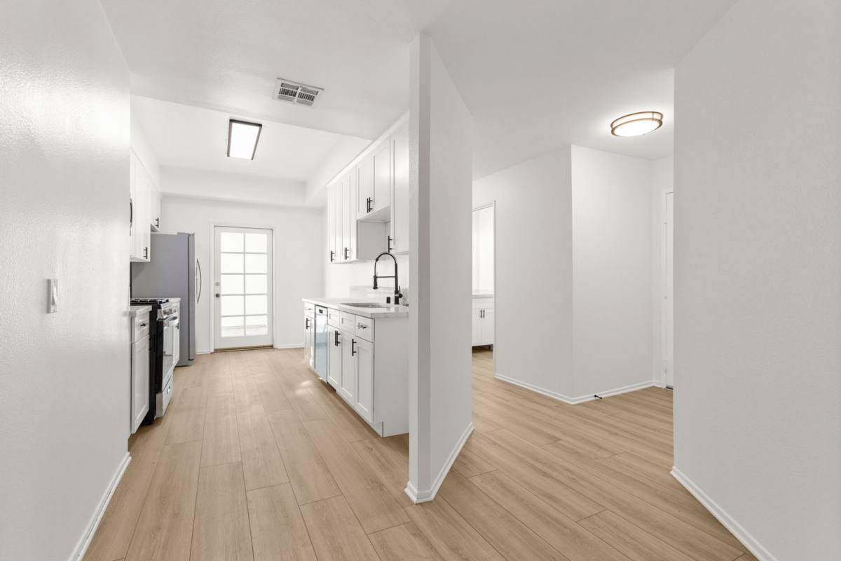 Apartment for rent at 4912 Kester Ave, Sherman Oaks, CA 91403