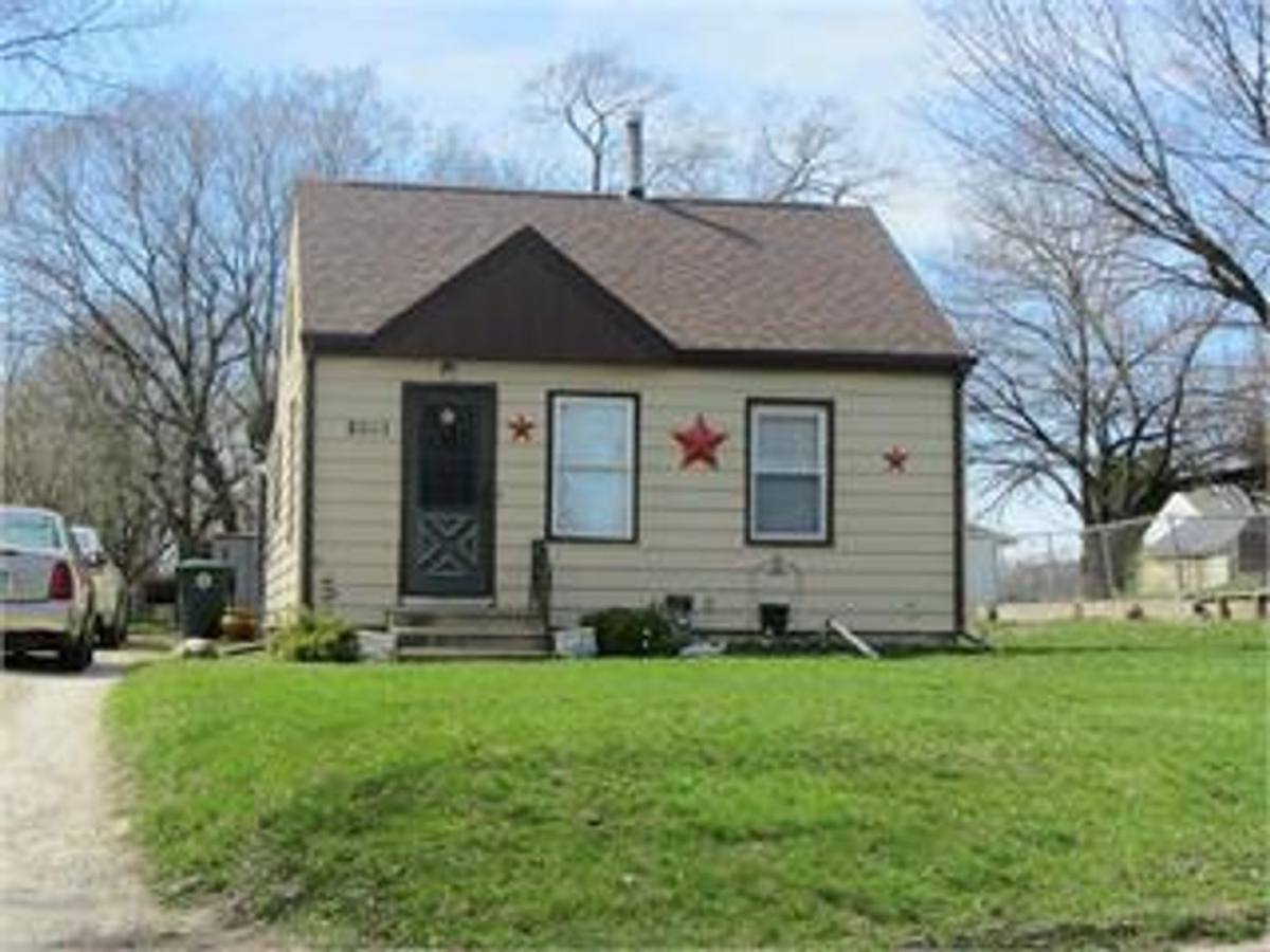 House for rent at 2001 City View St, Waterloo, IA 50703