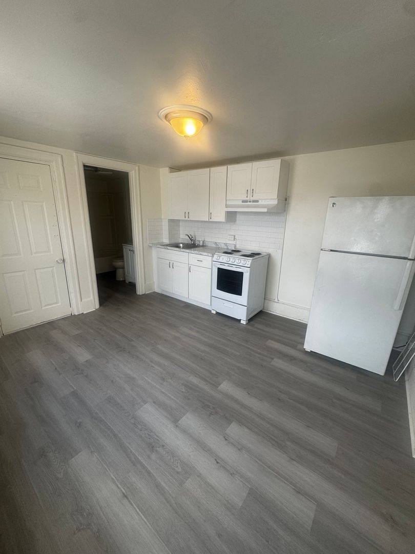 Apartment for rent at 222 N 12th St, Allentown, PA 18102