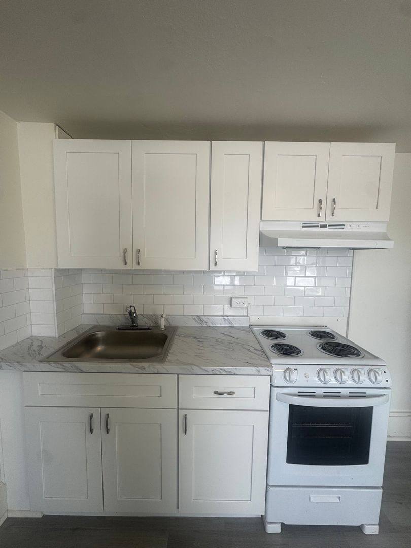 Apartment for rent at 222 N 12th St, Allentown, PA 18102