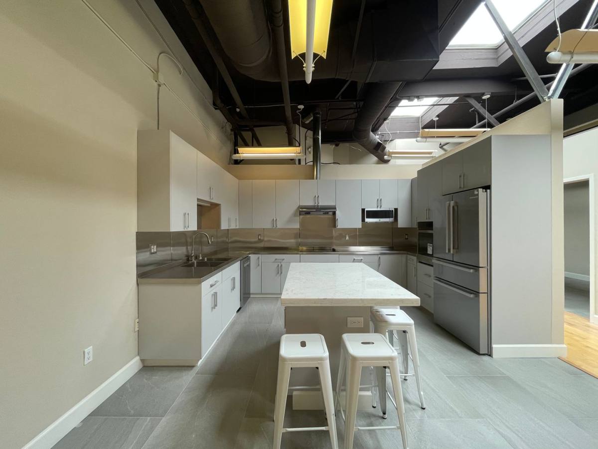 Apartment for rent at 41 E Main St, Los Gatos, CA 95030