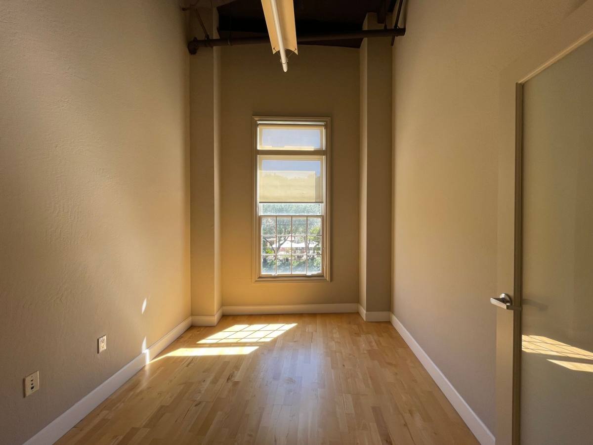 Apartment for rent at 41 E Main St, Los Gatos, CA 95030