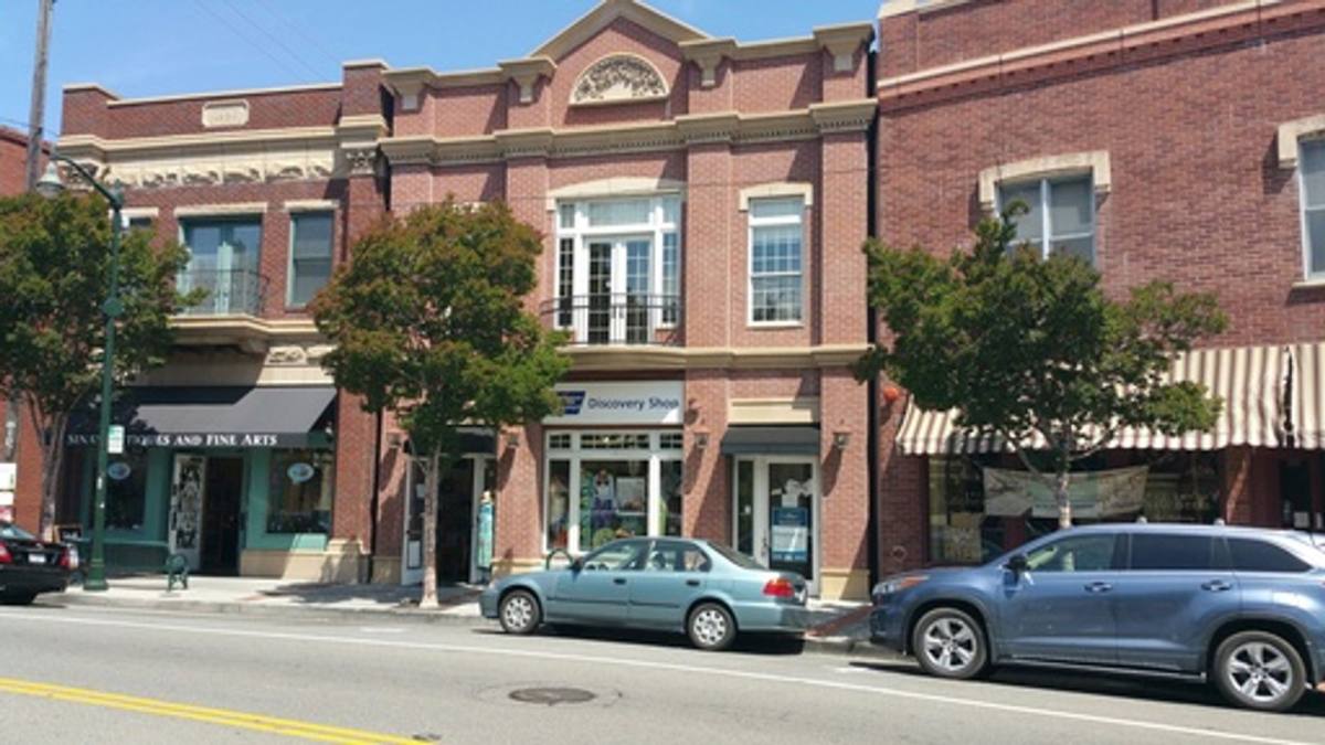 Apartment for rent at 41 E Main St, Los Gatos, CA 95030