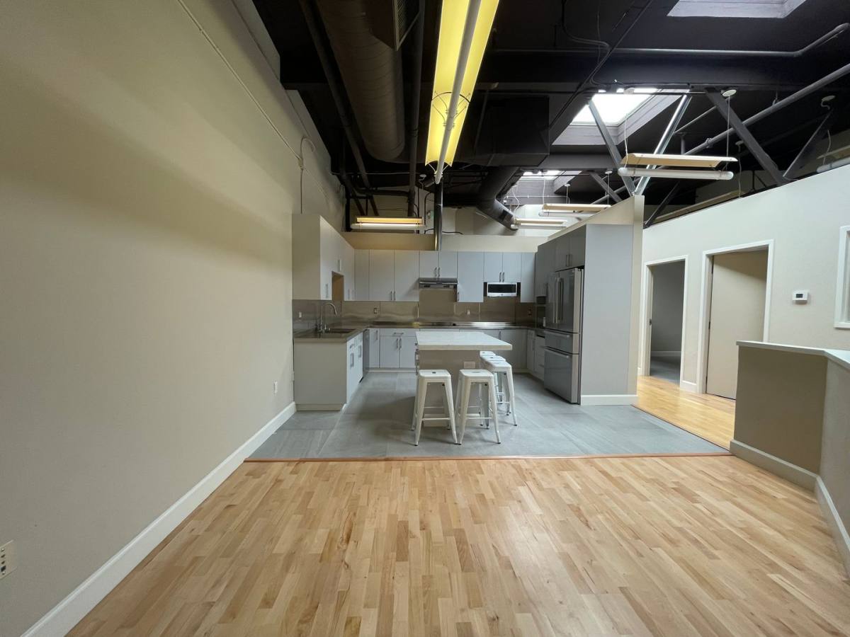 Apartment for rent at 41 E Main St, Los Gatos, CA 95030