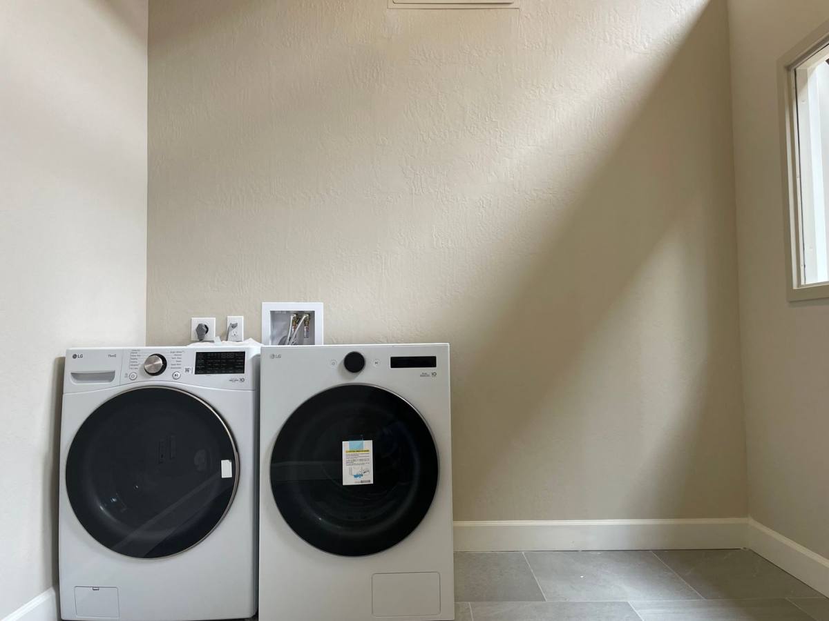 Apartment for rent at 41 E Main St, Los Gatos, CA 95030