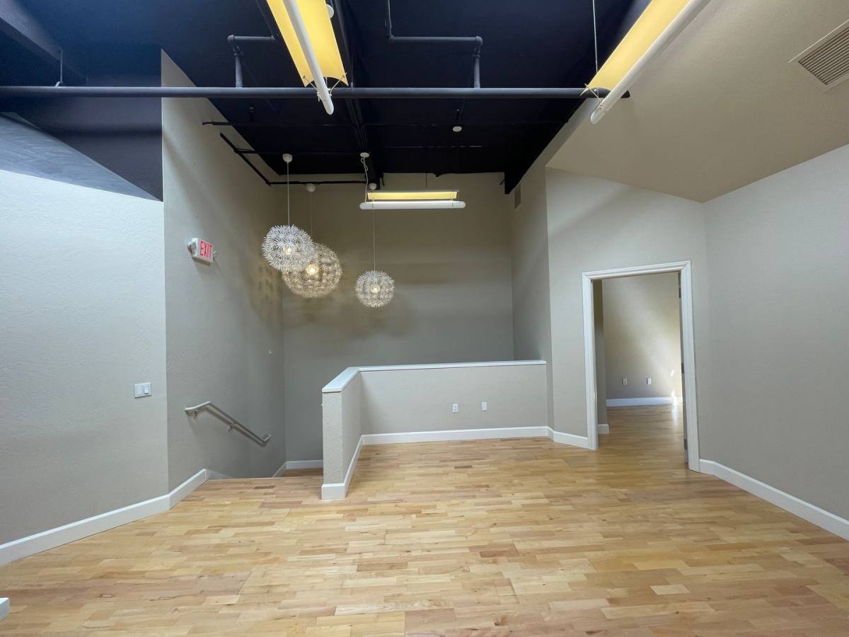 Apartment for rent at 41 E Main St, Los Gatos, CA 95030