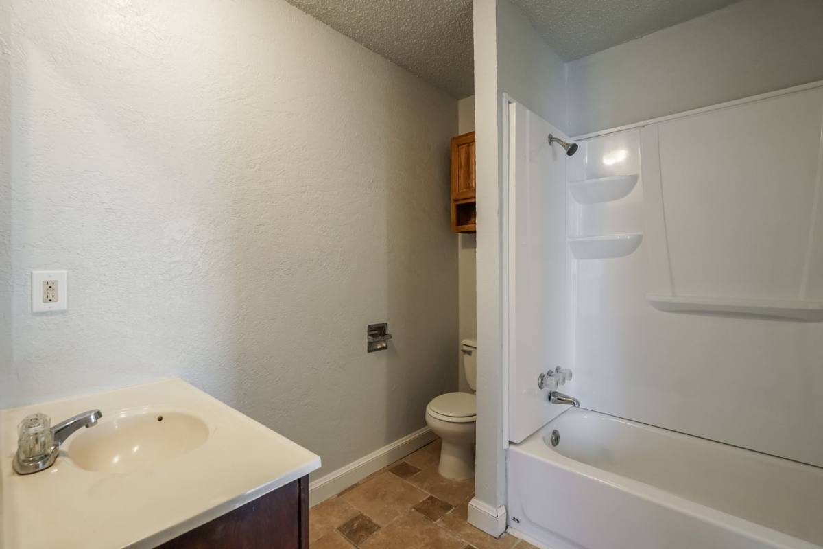 House for rent at 824 SE 14th St, Oklahoma City, OK 73160