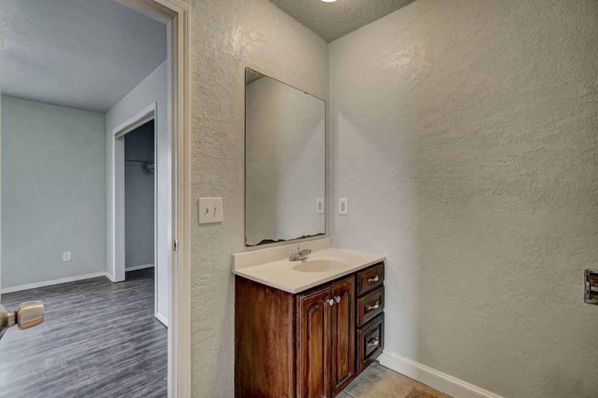 House for rent at 824 SE 14th St, Oklahoma City, OK 73160