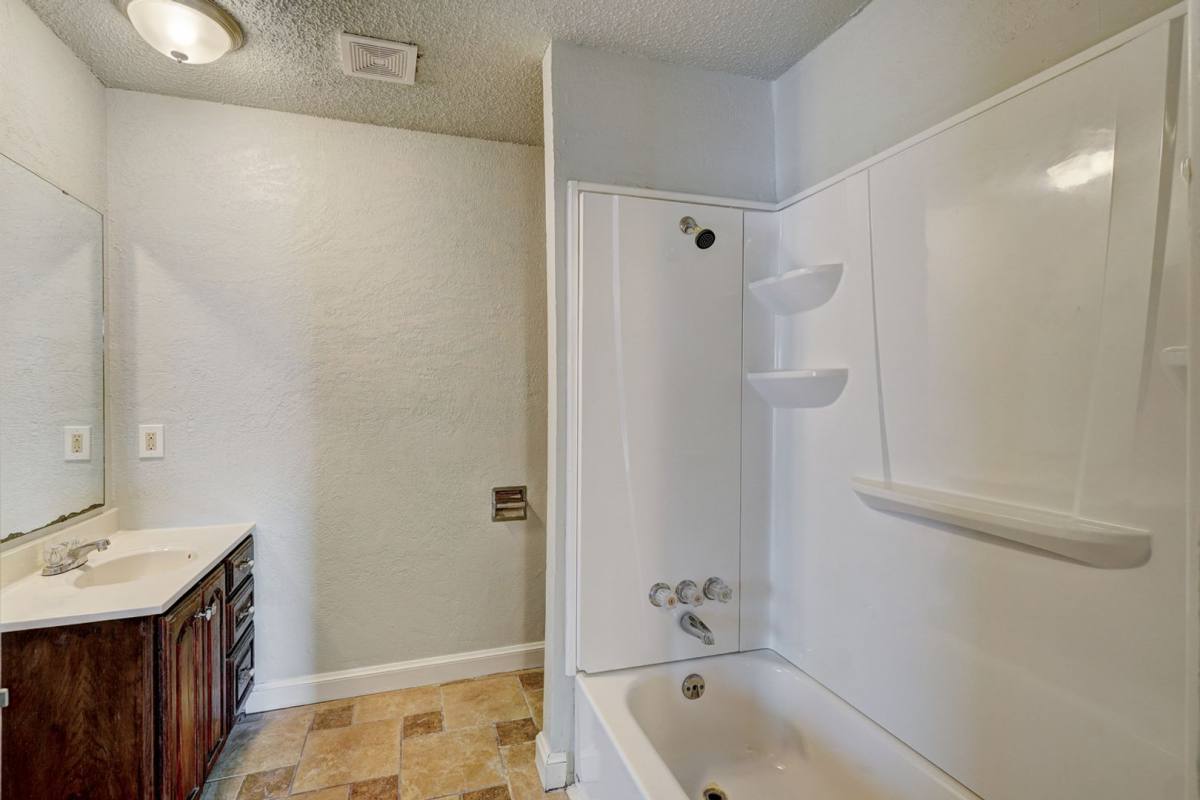 House for rent at 824 SE 14th St, Oklahoma City, OK 73160