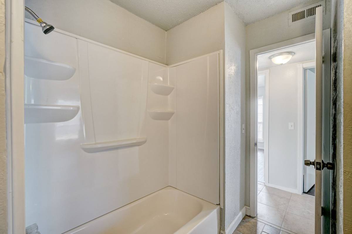 House for rent at 824 SE 14th St, Oklahoma City, OK 73160