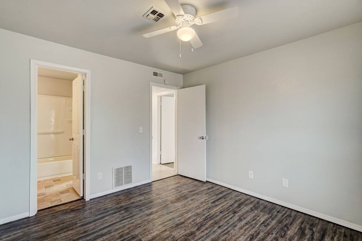 House for rent at 824 SE 14th St, Oklahoma City, OK 73160