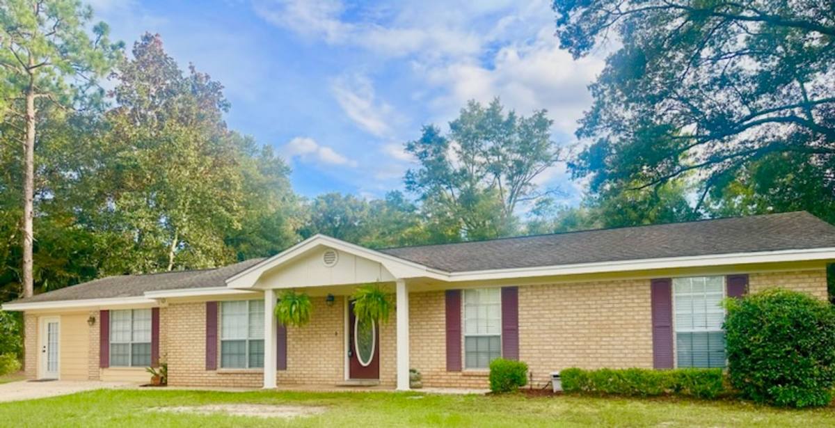 House for rent at 5485 Willard Norris Rd, Milton, FL 32570