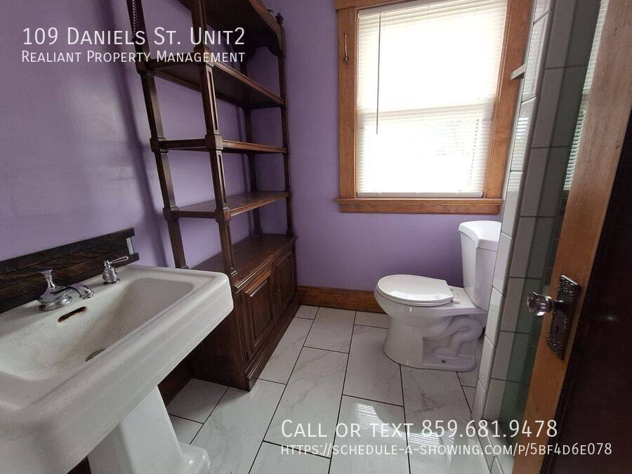 Apartment for rent at 109 Daniels St #2, Latonia, KY 41015