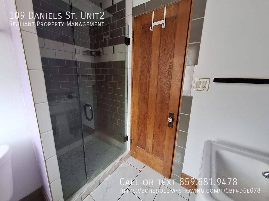 Apartment for rent at 109 Daniels St #2, Latonia, KY 41015