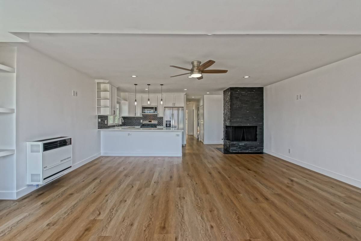 Apartment for rent at 118-120 Palos Verdes Blvd, Redondo Beach, CA 90277