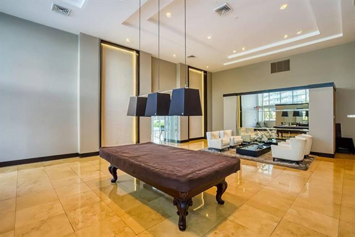 Apartment for rent at 18911 Collins Ave, North Miami Beach, FL 33160