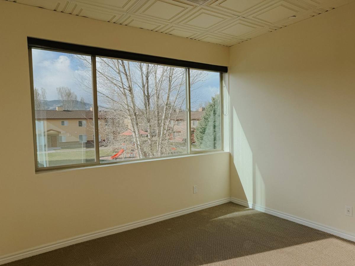 Apartment for rent at 500 Red Table Dr, Gypsum, CO 81637