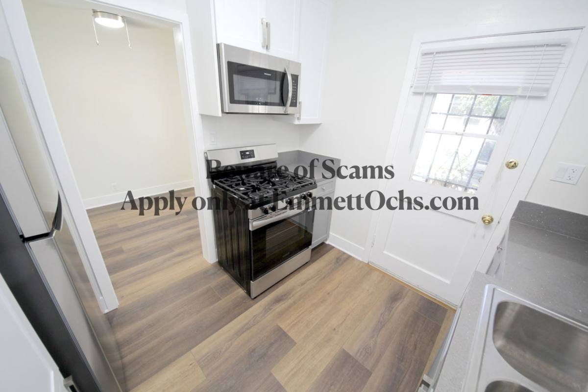 Apartment for rent at 542-568 S Venice Blvd, Venice, CA 90291