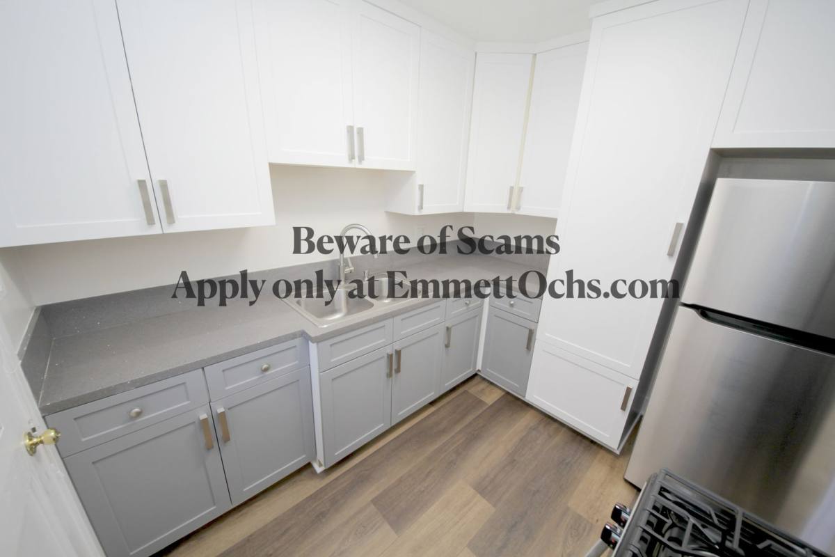 Apartment for rent at 542-568 S Venice Blvd, Venice, CA 90291